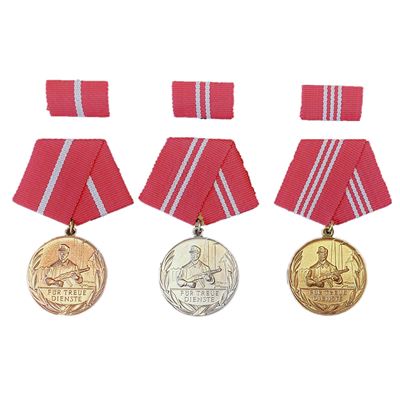 Sada medailí NVA/NDR KAMPFGRUPPE, 3 kusy
