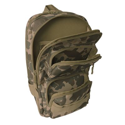 Batoh TACTICAL TRAVELER cez rameno FRED BEAR CAMO