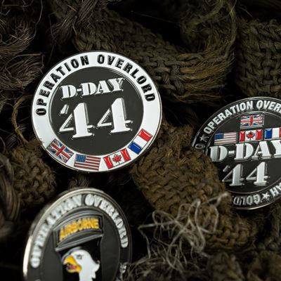Odznak D-DAY 44 so spojeneckými vlajkami FOSTEX 445510-14002 3