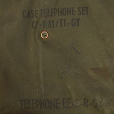 Telefón poľný US "EE8" v plátennom puzdre orig.