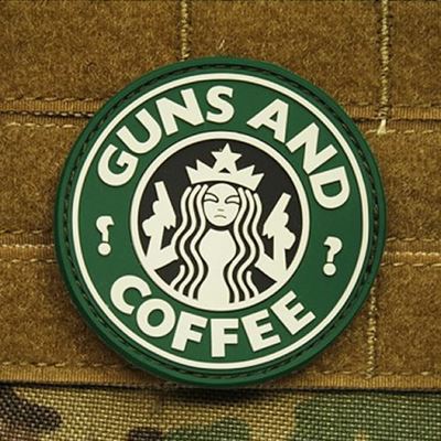 Nášivka GUNS AND COFFEE plast OLIV