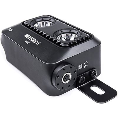 Tieniace svetlo P21 s výkonom 3000 lúmenov