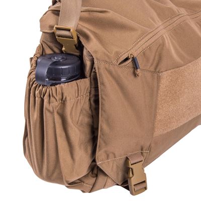 Taška cez rameno URBAN COURIER MEDIUM COYOTE